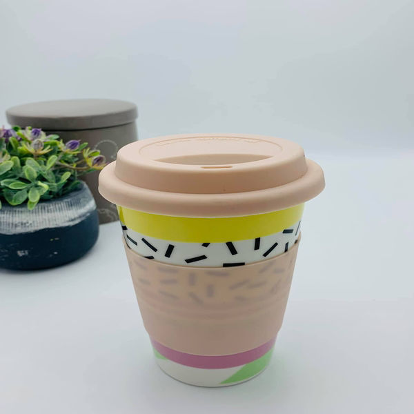 Picture of Ceramic travel mug with silicon cover