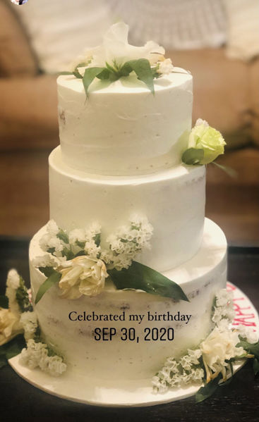 Picture of 3tier cake with floral decoration
