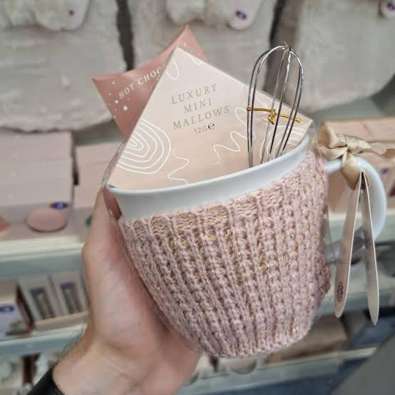 The Beautiful. Jumbo Hot Chocolate Set