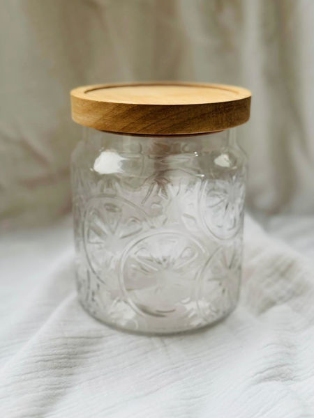 Picture of Glass jar with wooden lid