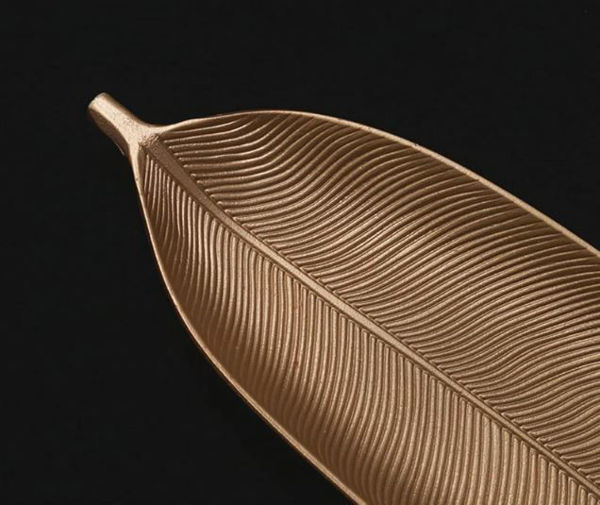 Picture of Gold Leaves Shape Tray